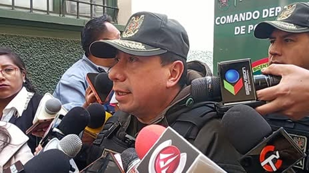 Hombre muere atropellado por un tractocamión en una fila de combustible en El Alto